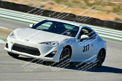 media/Dec-13-2025-Extreme Speed (Sat) [[d129ecb0b9]]/Beginner/Session 1 (Turn 2)/